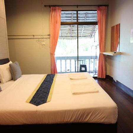 Marina Hut Guest House Ко-Ланта Экстерьер фото