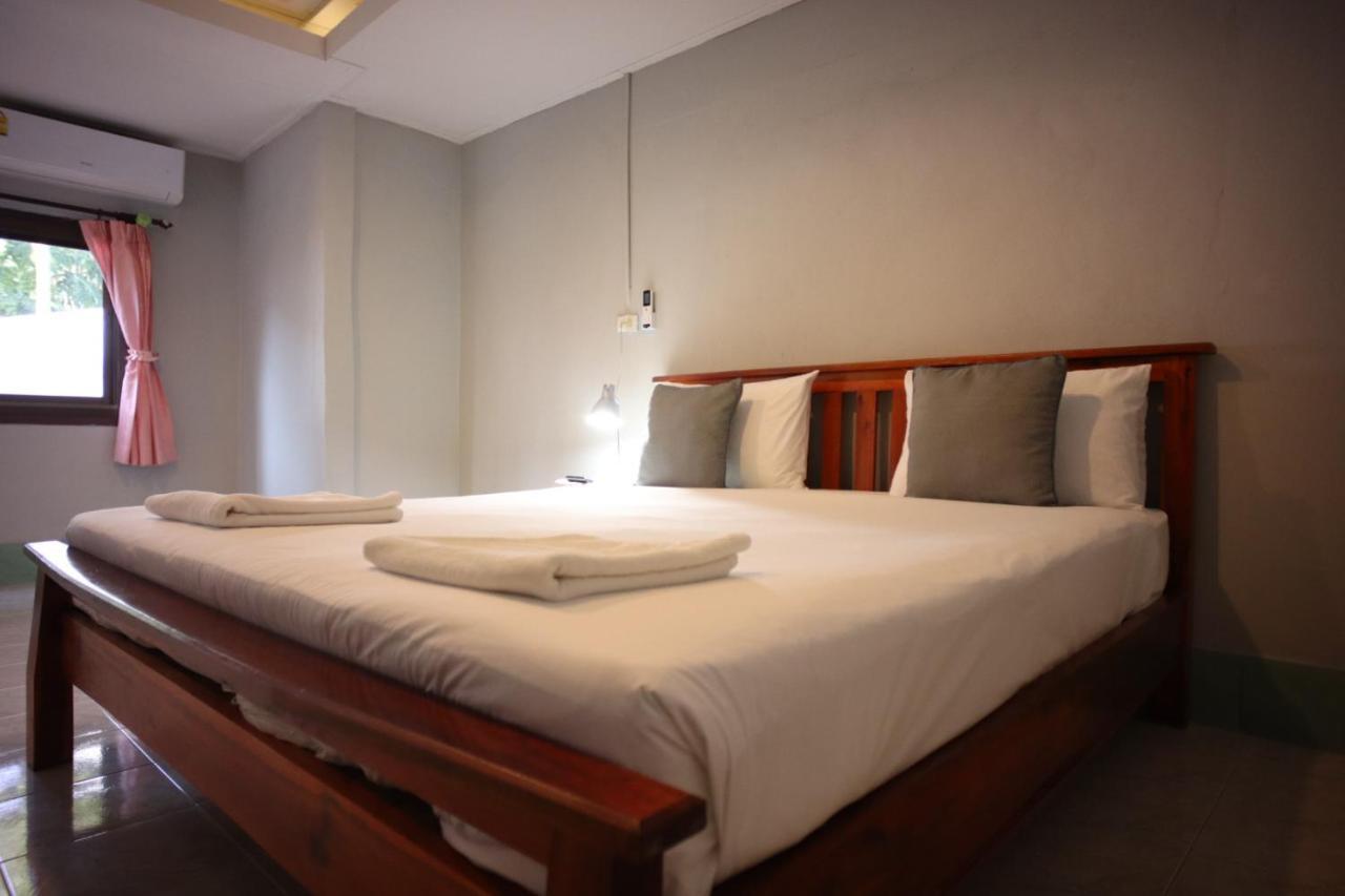 Marina Hut Guest House Ко-Ланта Экстерьер фото