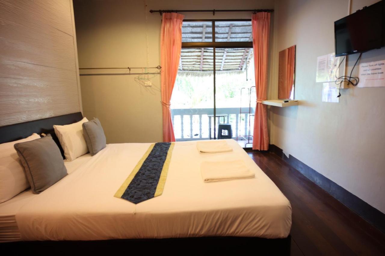 Marina Hut Guest House Ко-Ланта Экстерьер фото