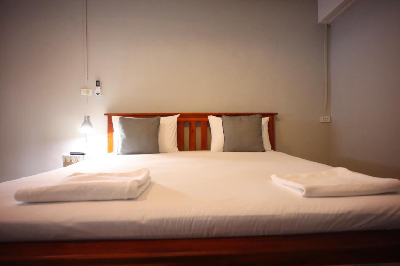 Marina Hut Guest House Ко-Ланта Экстерьер фото